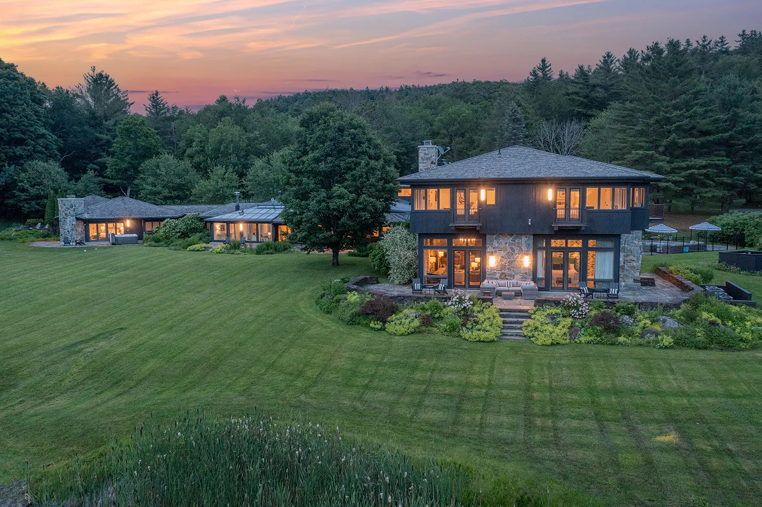 Drip Castle: Amenities in Meadowstone Manor